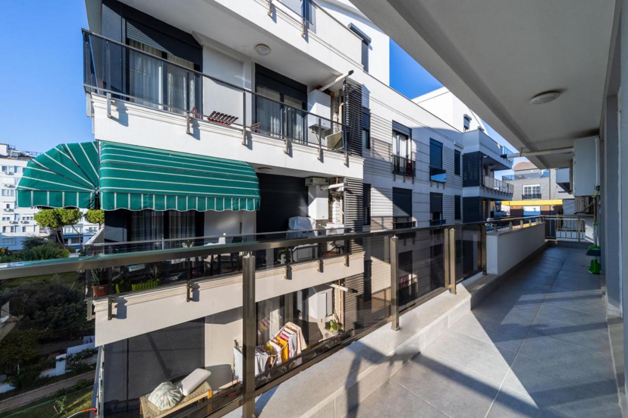 アンタルヤCentral Flat With Balcony Near Sea In Muratpasaアパートメント エクステリア 写真