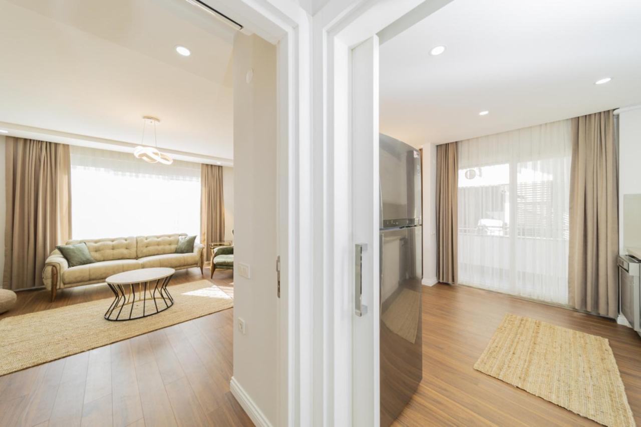 アンタルヤCentral Flat With Balcony Near Sea In Muratpasaアパートメント エクステリア 写真
